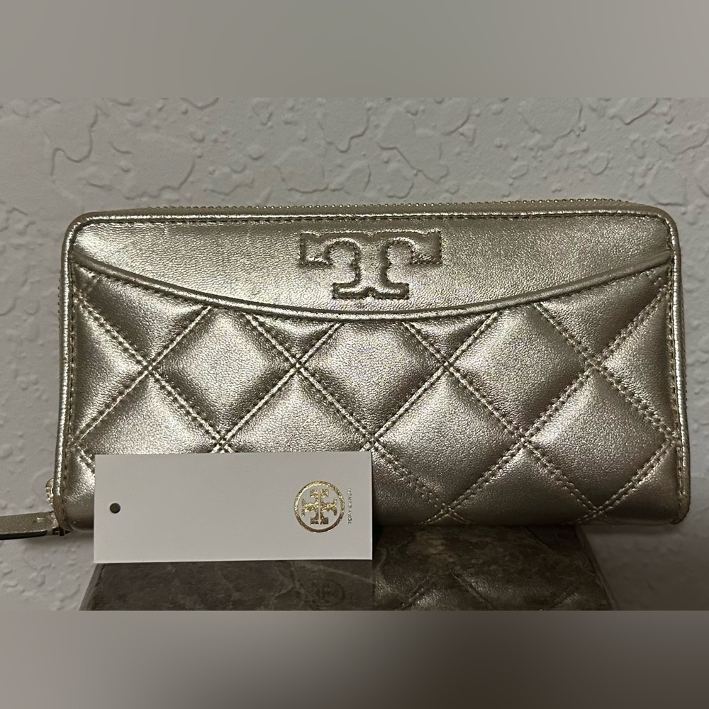 Tory Burch Savannah zip Continental wallet.
